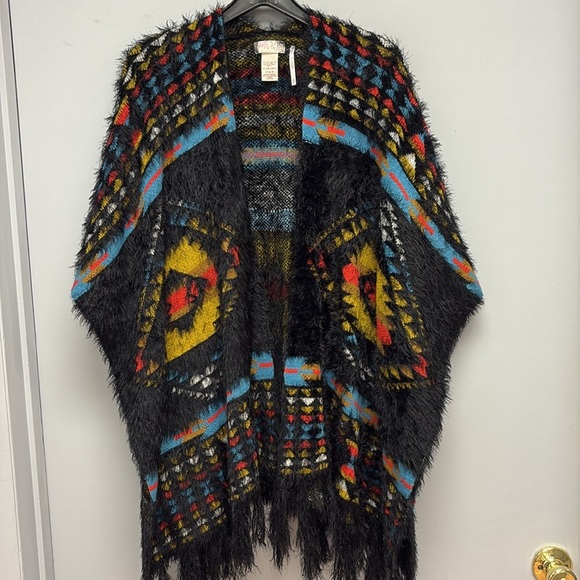 Free People Black Fuzzy Southwestern Knit Fringe Cardigan Shawl Size OS - Picture 1 of 13